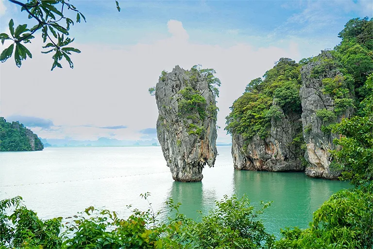 James Bond Islands in Speedboat